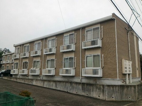 レオパレスリベェールAIの物件外観写真